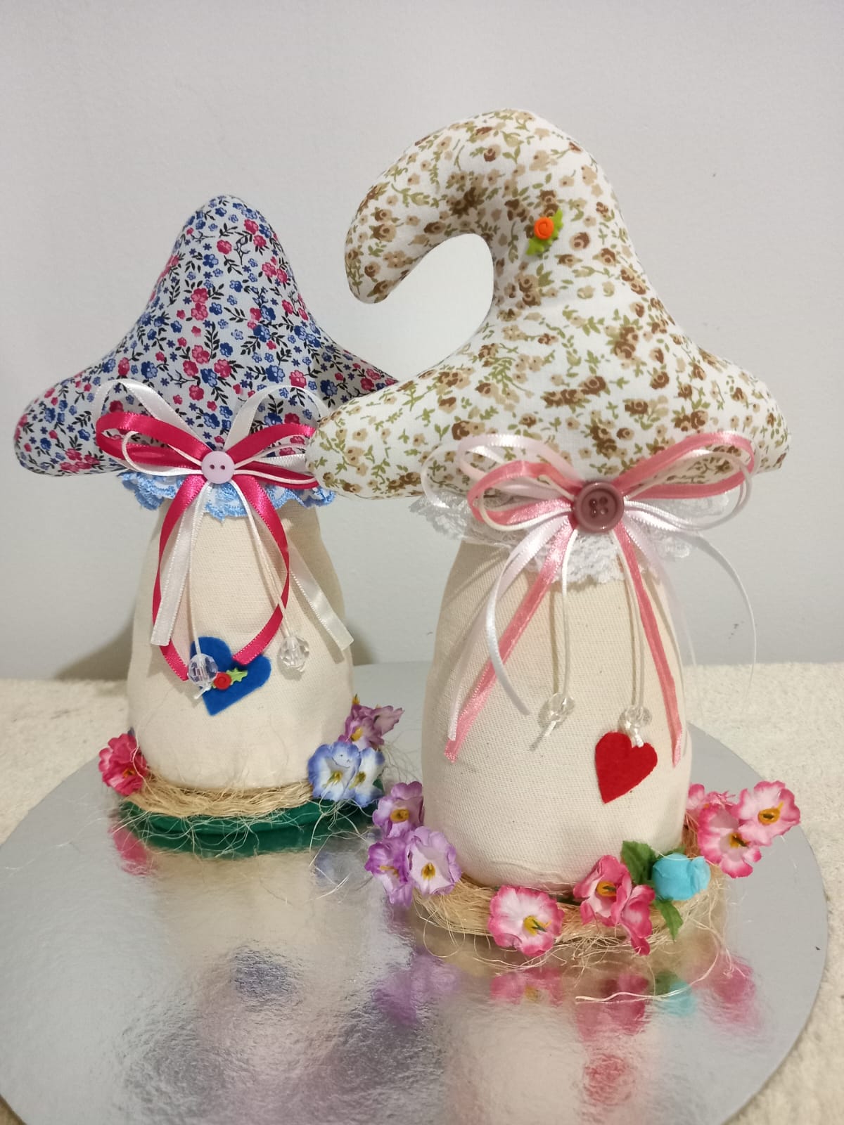 Cogumelos decorativos em tecido